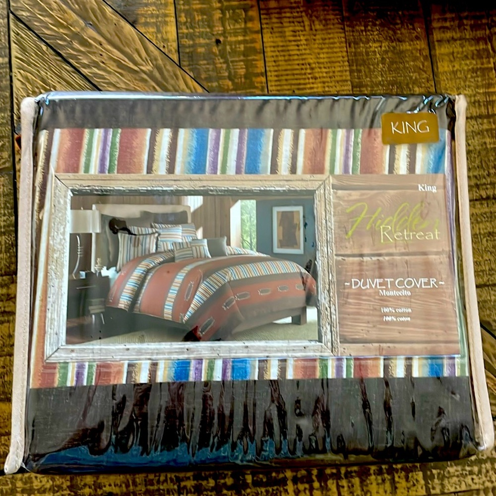 Hidden Retreat New king size duvet cover, never opened